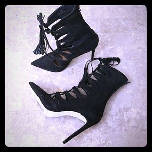 Steve Madden Lace up heals
